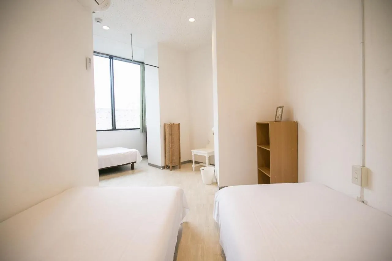 123 Guesthouse Ōsaka 0*,